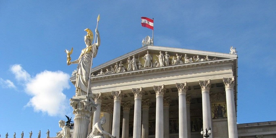 Αυστριακή Κεντρική Τράπεζα: Δεν αποκλείονται οι αγορές μετοχών από την Ευρωπαϊκή Κεντρική Τράπεζα