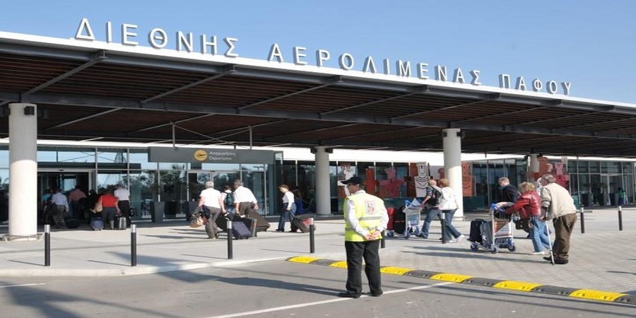 ΚΥΠΡΟΣ: Επιβάτες από τις κατεχόμενες περιοχές αναχωρούν από τον αεροδρόμιο Πάφου