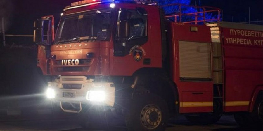 Όχημα «τυλίχθηκε» στις φλόγες στη Λευκωσία – Σε κινητοποίηση η Πυροσβεστική - Δείτε βίντεο