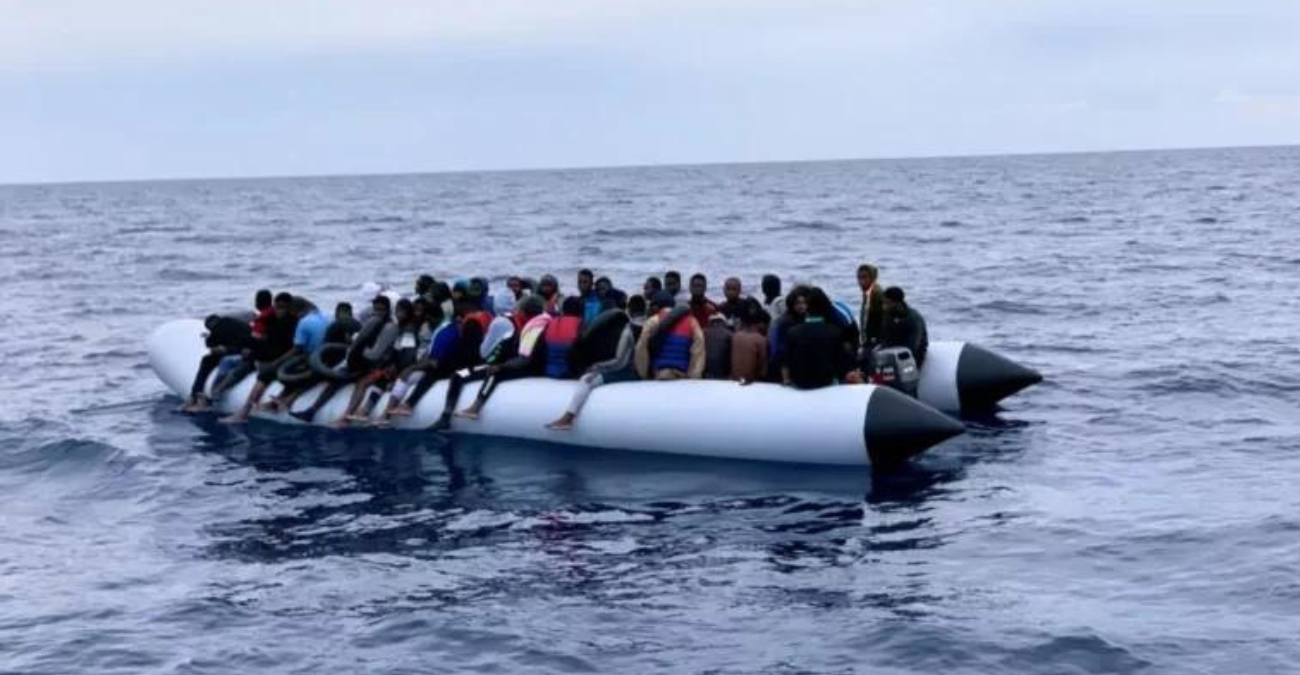 Άφιξη μεταναστών στο Κάβο Γκρέκο: Εβδομήντα άτομα πάνω στο σκάφος - Σε εγρήγορση η Λιμενική