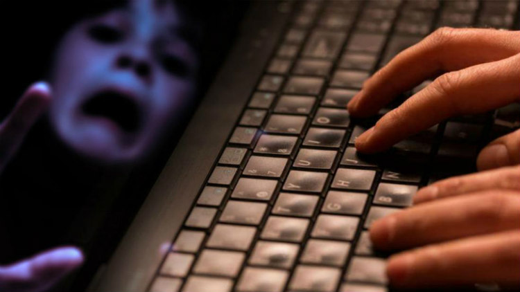 ΕΛΛΑΔΑ:  43χρονος πλήρωνε για να βλέπει online βιασμούς ανηλίκων