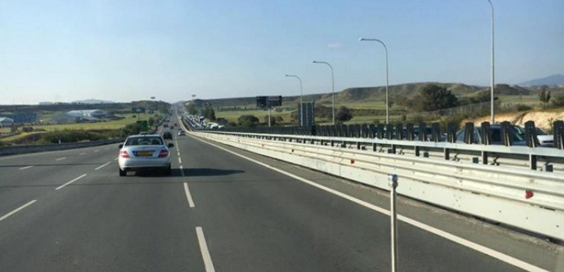 Οδηγοί Προσοχή: Κυκλοφοριακό «έμφραγμα» στον αυτοκινητόδρομο λόγω τροχαίου - Έκλεισε η δεξιά λωρίδα - Δείτε σε ποιο ύψος