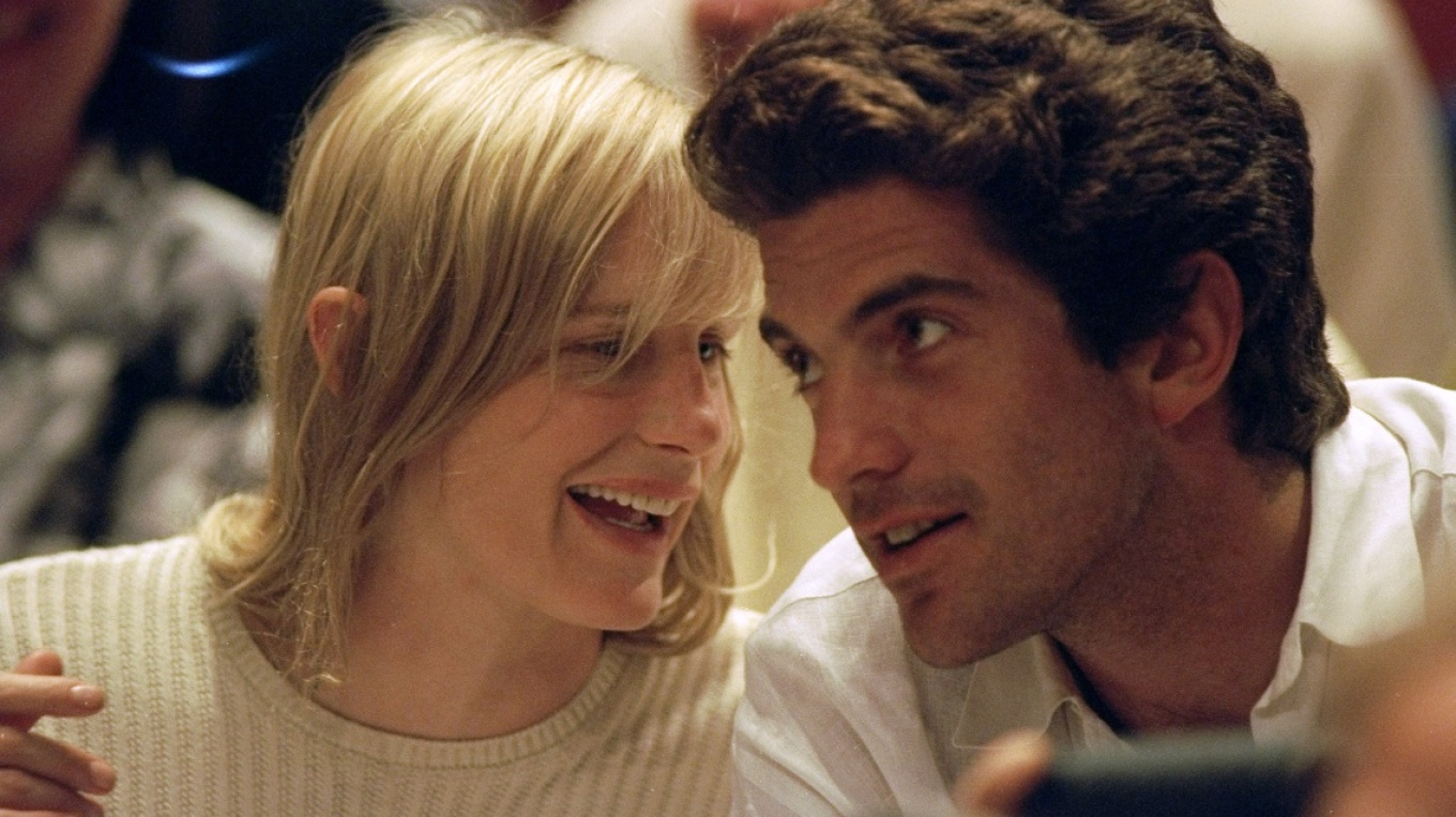 Ντάριλ Χάνα: Εκνευρισμένη με σειρά που παρουσιάζει τη σχέση της με τον Τζον Φ. Κένεντι Τζούνιορ