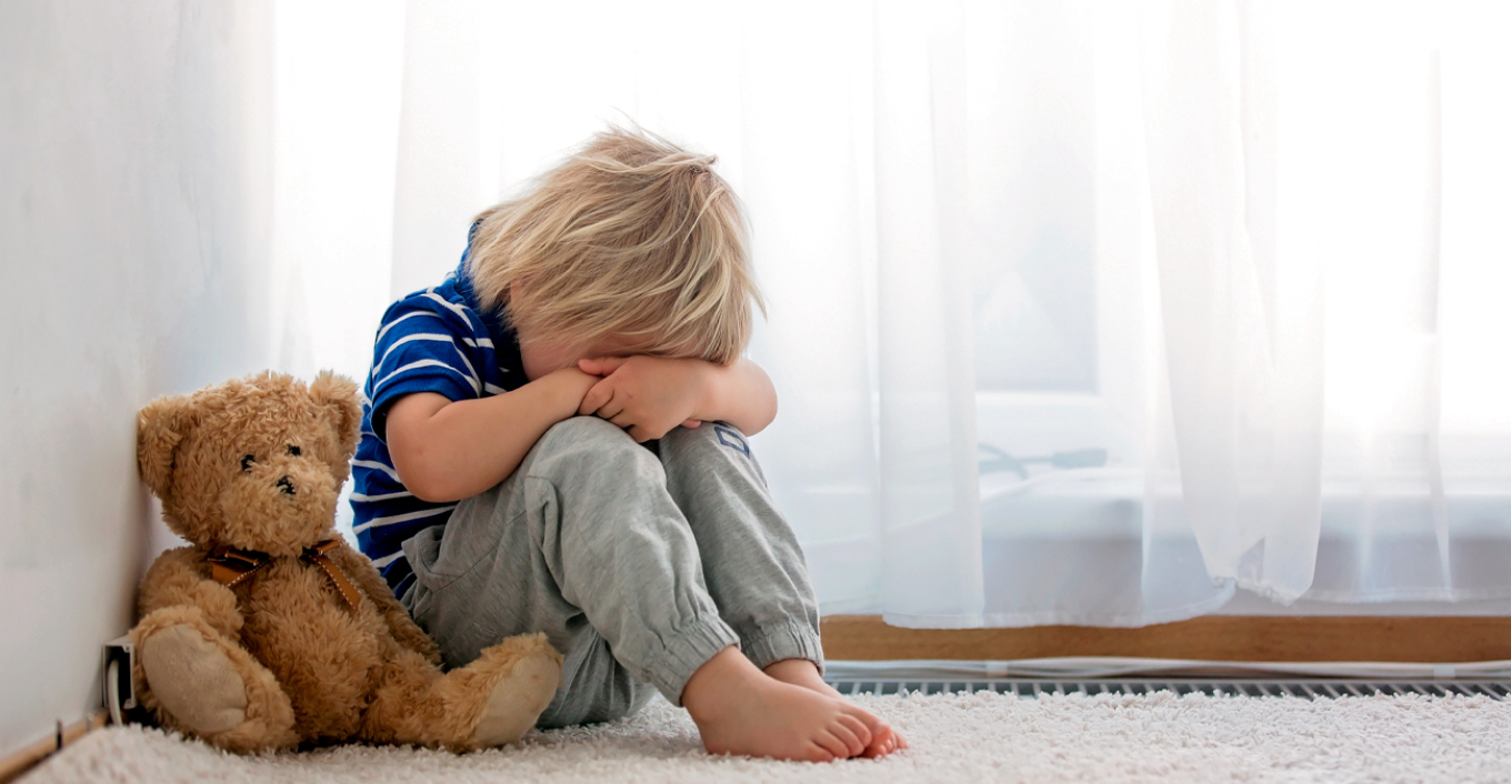 Φρίκη στην Αθήνα: 20χρονος με τον σύντροφό του ασελγούσε στα ανίψια του 2 και 4 ετών