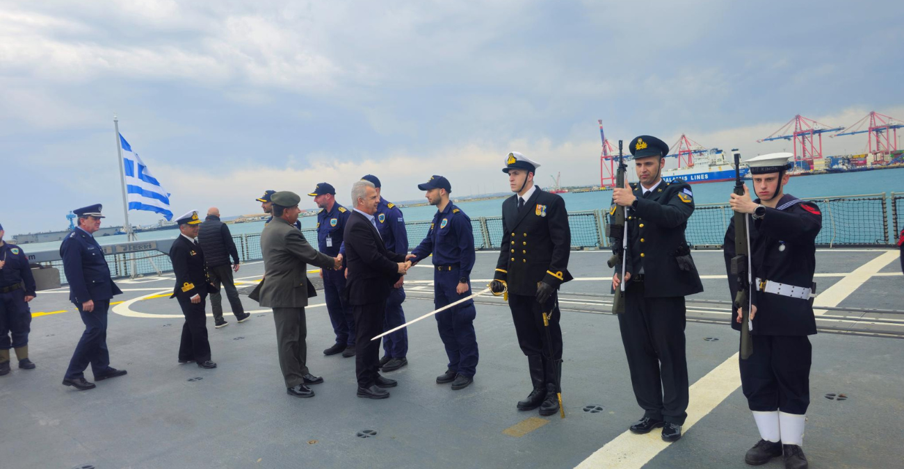 Επίσκεψη Φυτιρή στη φρεγάτα «ΚΙΜΩΝ» – Μήνυμα για ασφάλεια στην Ανατολική Μεσόγειο