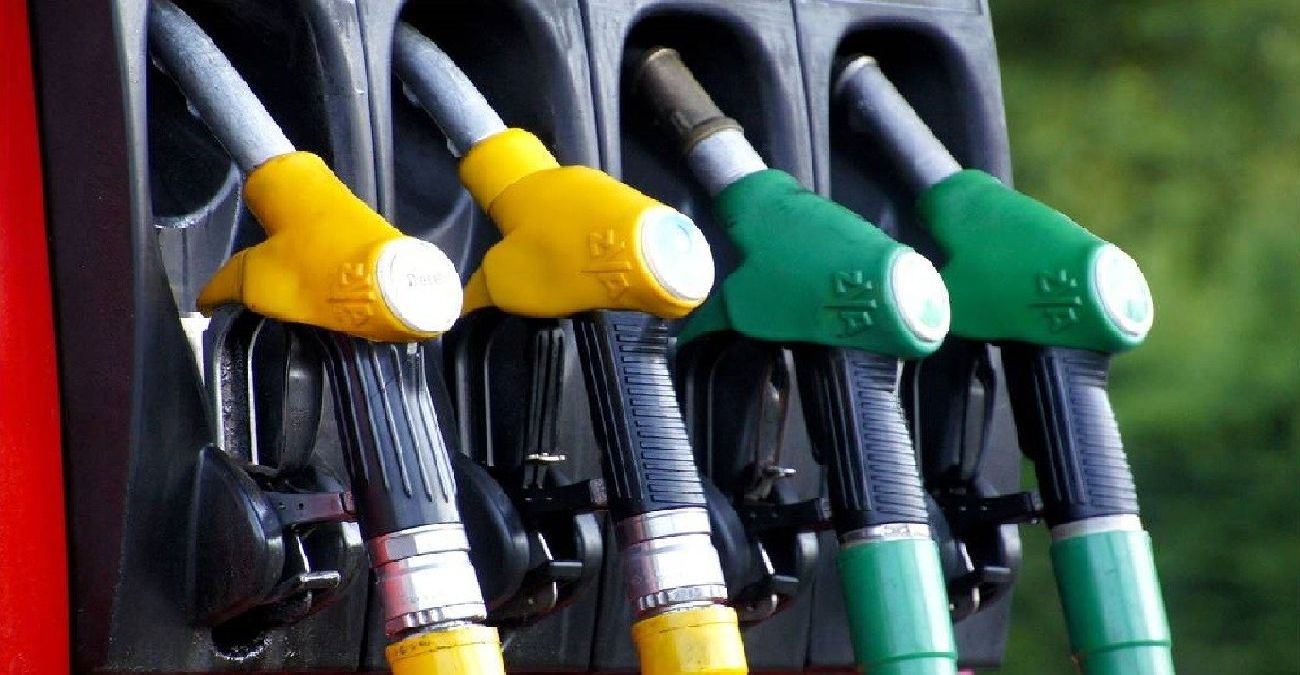 Ευχάριστα νέα: Φθηνότερα έως και 4 σεντ το λίτρο τα καύσιμα – Πού θα βρεις βενζίνη με 1,424 ευρώ – Πίνακες