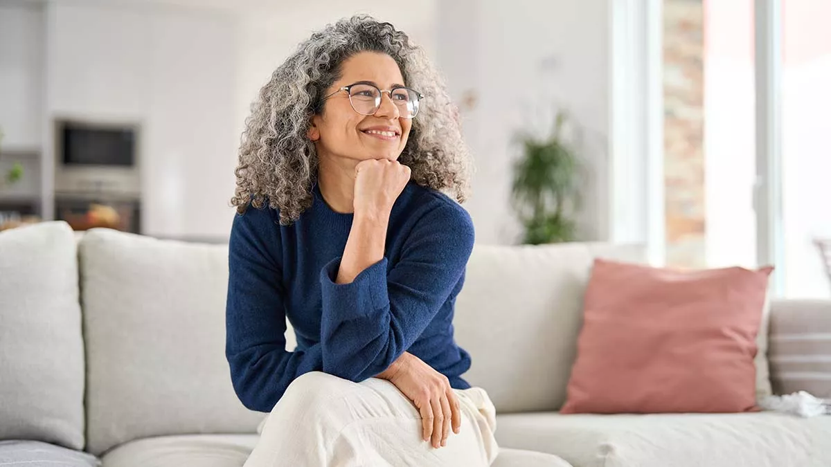 Ούτε στα 20 ούτε στα 50 – Αυτή είναι η ηλικία στην οποία είμαστε πραγματικά ευτυχισμένοι