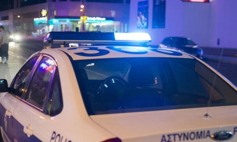 Πανικό προκάλεσε 41χρονος: Επιτέθηκε και απείλησε Αστυνομικούς - Με μαχαίρια και ναρκωτικά στην κατοχή του