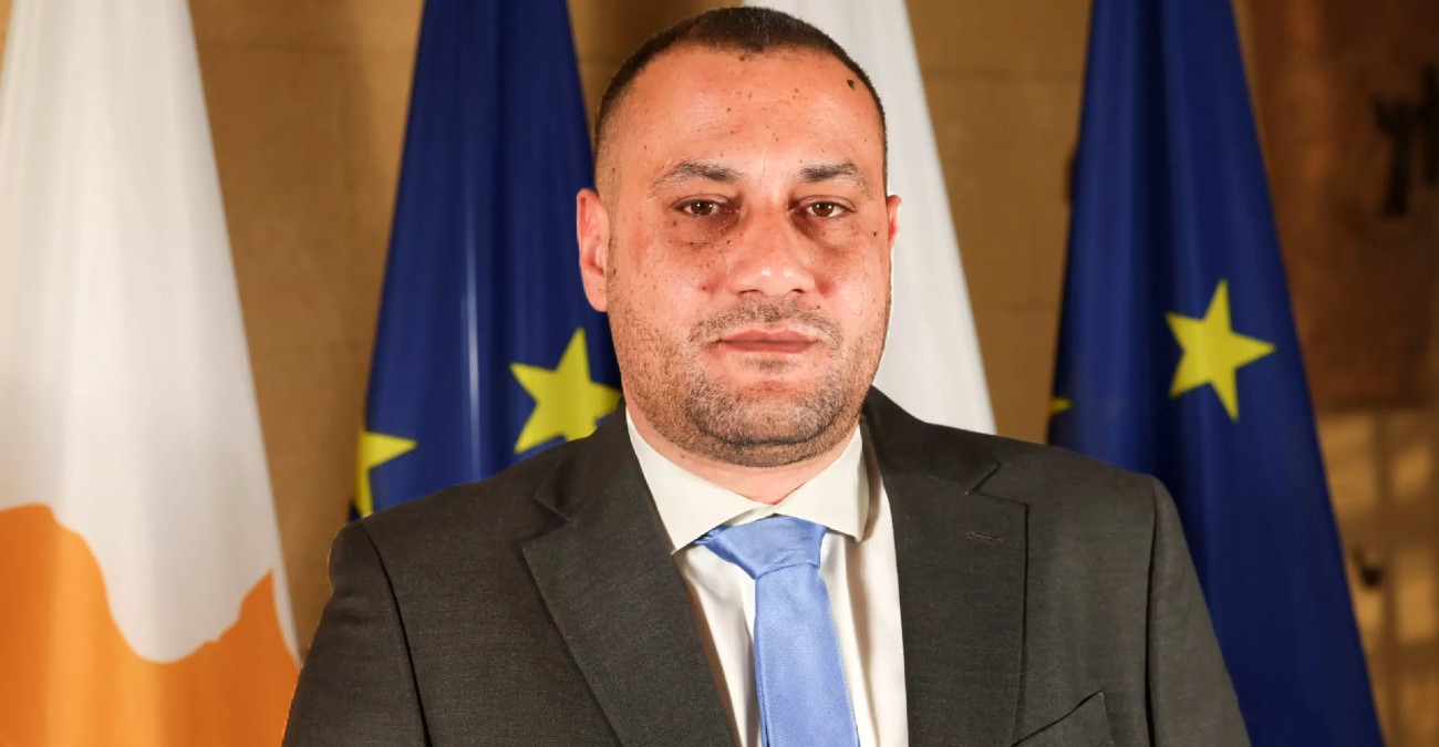 Ο Παναγιώτης Παλατές αναλαμβάνει τα Ανθρωπιστικά Θέματα – Τέλος εποχής για την Άννα Αριστοτέλους