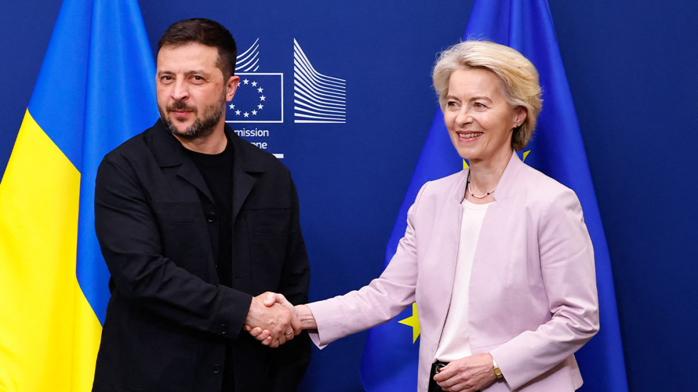 Politico: Σχέδιο με 4+1 βήματα για τη μερική ένταξη της Ουκρανίας στην ΕΕ ως το 2027 και πώς θα παρακάμψουν το «όχι» του Όρμπαν