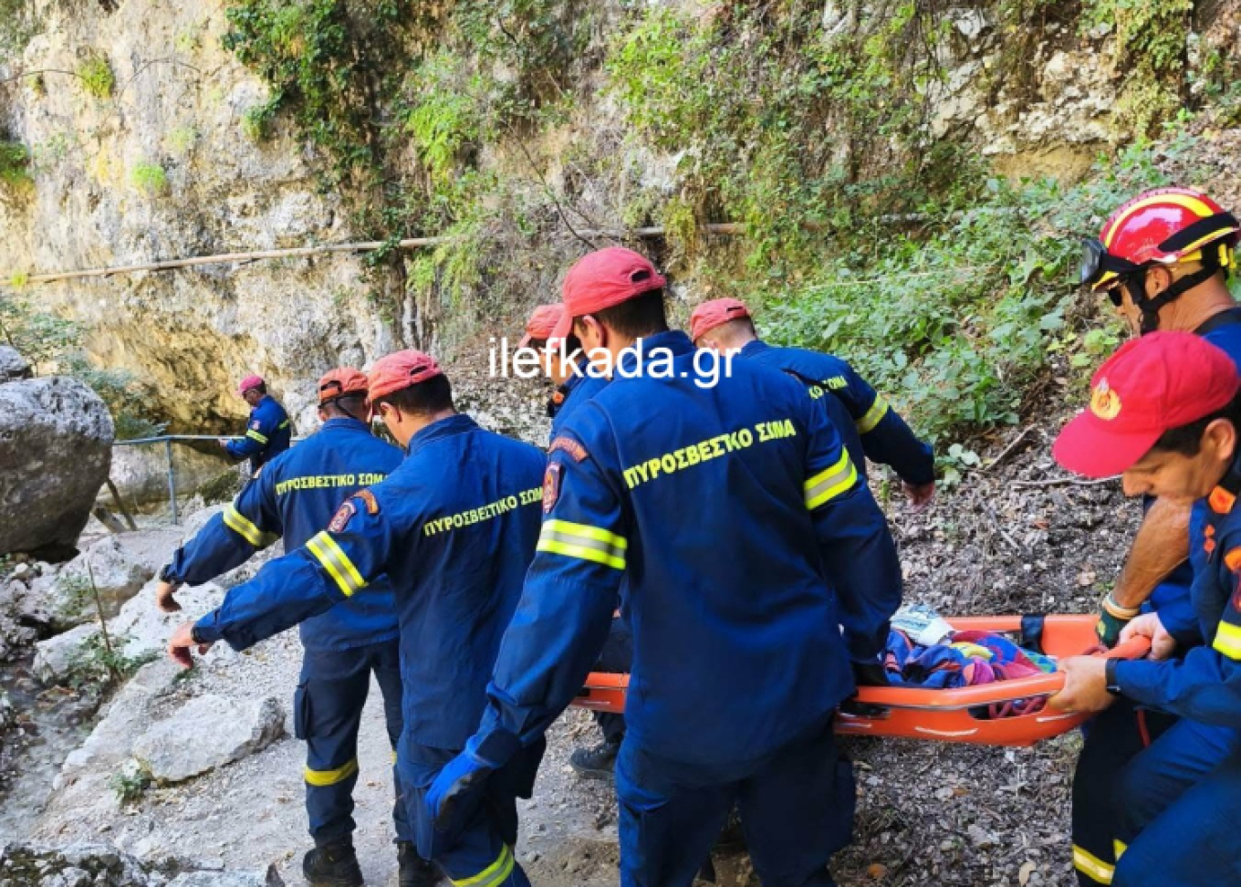 Λευκάδα: Βράχος έπεσε στο κεφάλι ελληνοβρετανίδας τουρίστριας, δίνει μάχη για να κρατηθεί στη ζωή