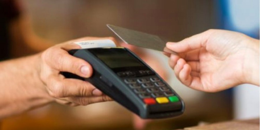 Τέλος στις υπερχρεώσεις σε αγορές με πιστωτικές κάρτες δίνει νέο νομοσχέδιο