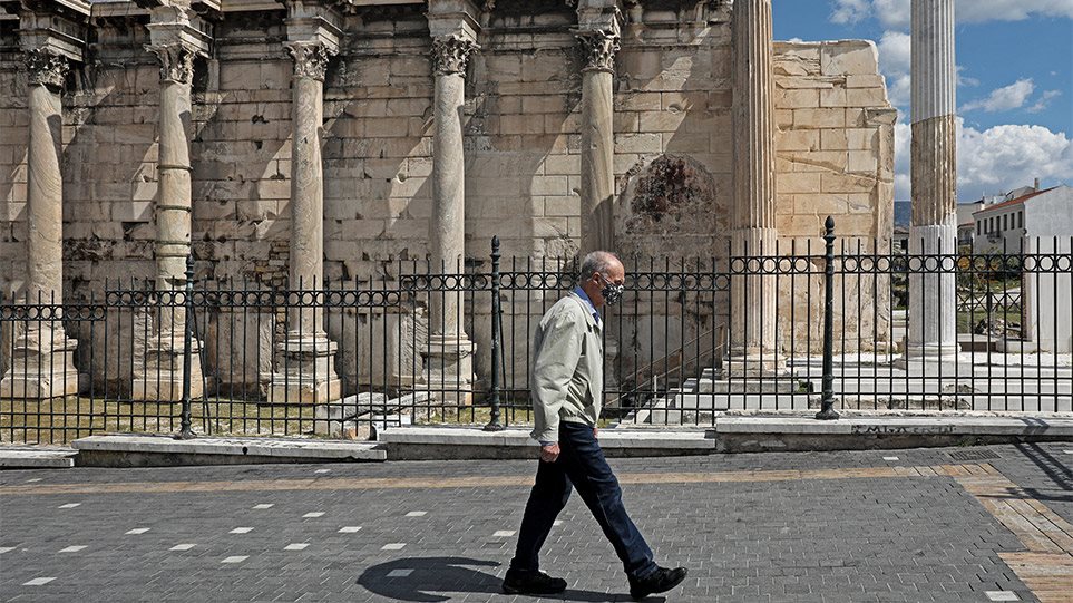 «Εφιαλτική» πρόβλεψη  για την Ελλάδα - Κοντά στα 5.000 σήμερα τα κρούσματα