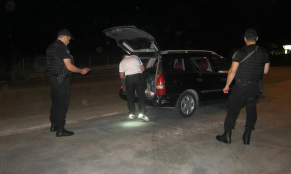 ΛΑΡΝΑΚΑ: Ύποπτο όχημα έξω από νυχτερινό κέντρο έβγαλε 'λαβράκι' 