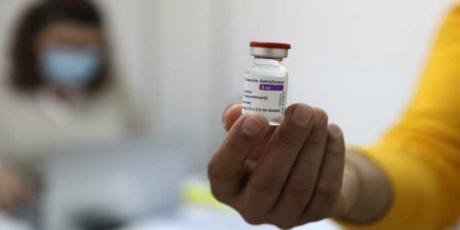 ΕΡΕΥΝΑ: Μια δόση εμβολίου Covid-19 μειώνει στο μισό τον κίνδυνο μετάδοσης κορωνοϊού μέσα στα σπίτια