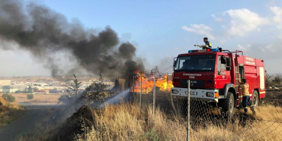 ΠΑΦΟΣ: 'Έτρεχαν' από πυρκαγιά σε πυρκαγιά οι πυροσβέστες 