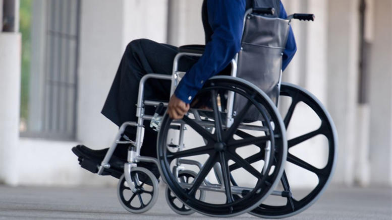 Πόσο καραγκιόζης πρέπει να είσαι για να κλέψεις αναπηρικό καροτσάκι; 