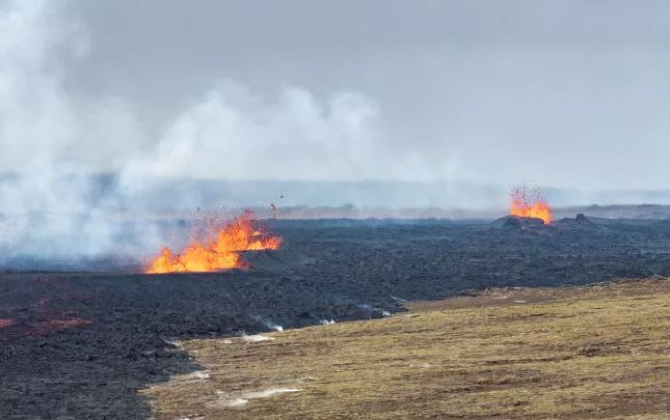 Για πέμπτη φορά μέσα σε μισό χρόνο εξερράγη το ηφαίστειο στη χερσόνησο Ρέικιανες της Ισλανδίας