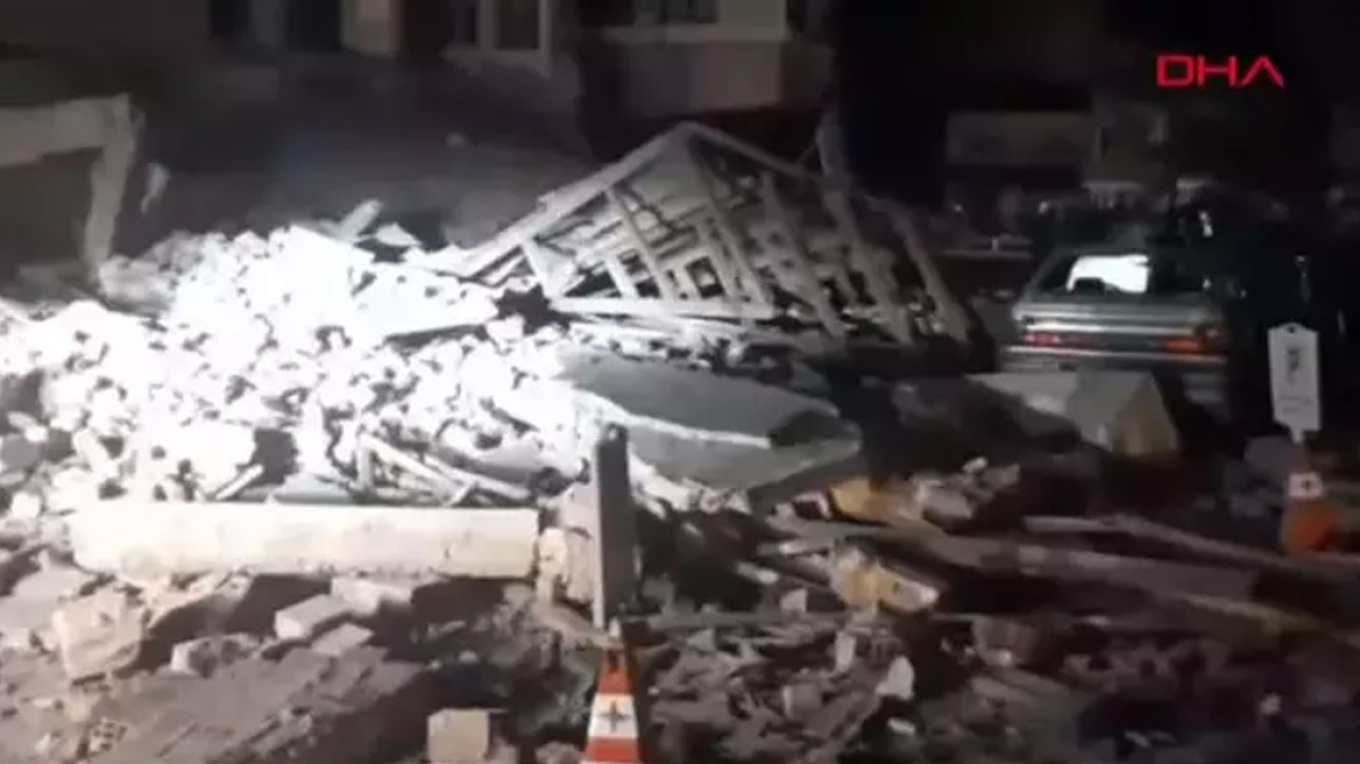 ΒΙΝΤΕΟ: Σεισμός 6,1 Ρίχτερ στην Τουρκία - Κατέρρευσαν κτίρια στο Σιντίργκι - Έγινε αισθητός και σε νησιά του Αιγαίου