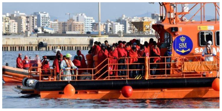 Ισπανία: Η ακτοφυλακή διέσωσε 200 μετανάστες, ανήμερα τα Χριστούγεννα