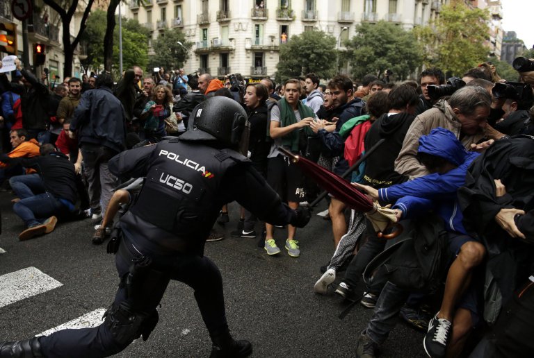 Αποσύρονται οι αστυνομικές ενισχύσεις από την Καταλονία μετά τις εκλογές