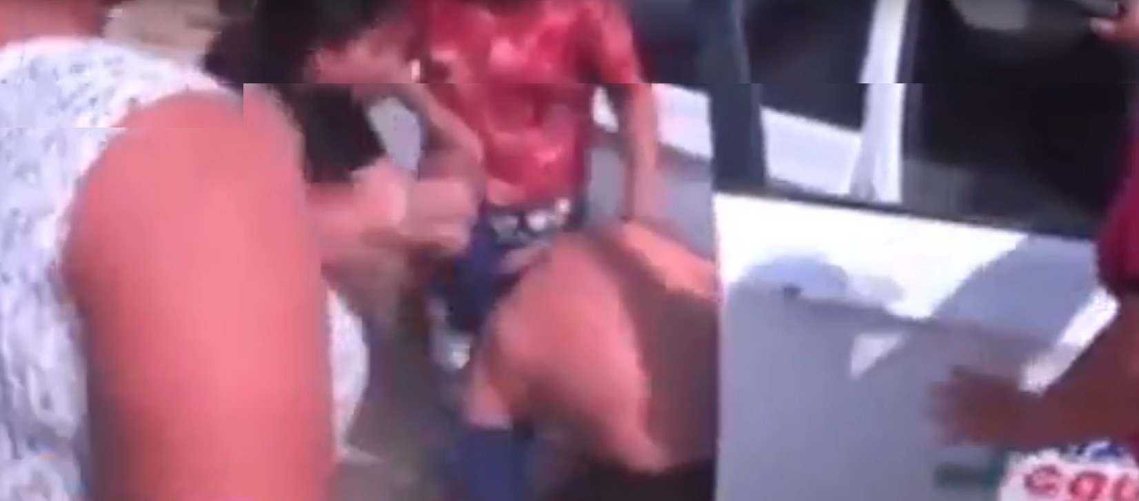 Γυναίκες έβγαλαν από ταξί φερόμενο βιαστή και τον ξυλοφόρτωσαν  - «Είχα πιει δεν θυμάμαι τίποτα» - VIDEO