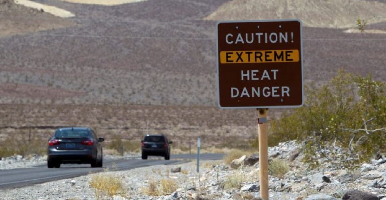 Καλιφόρνια: Τουρίστες συρρέουν στην Κοιλάδα του Θανάτου για να βιώσουν την υψηλότερη θερμοκρασία στην Γη - Δείτε βίντεο