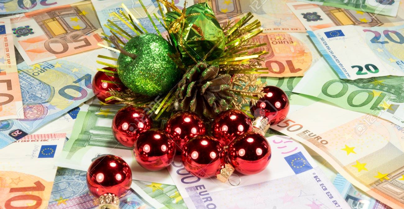 «Χριστουγεννιάτικο δώρο»: Οι δικαιούχοι, τα ποσά και οι ημερομηνίες καταβολής