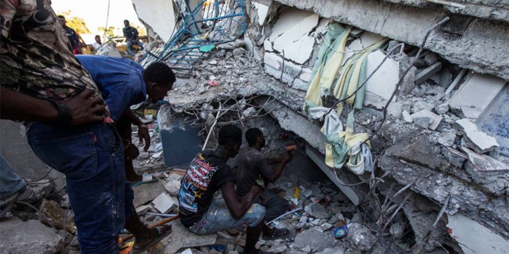 Φονικός σεισμός στην Αϊτή: Πάνω από 300 νεκροί, εκατοντάδες αγνοούμενοι – Εικόνες καταστροφής