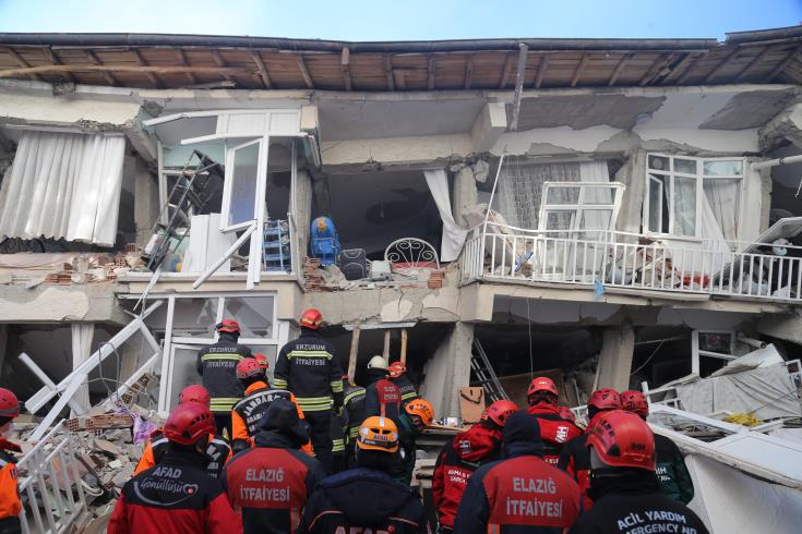 Αυξήθηκαν οι νεκροί και τραυματίες από τον σεισμό στην Τουρκία