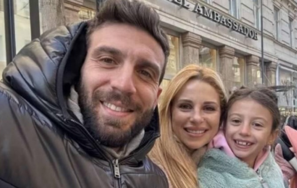 Γιώργος Εφραίμ: Αγκαλιά με την κόρη του μας έστειλε ευχές για το 2026 - Δείτε φωτογραφία