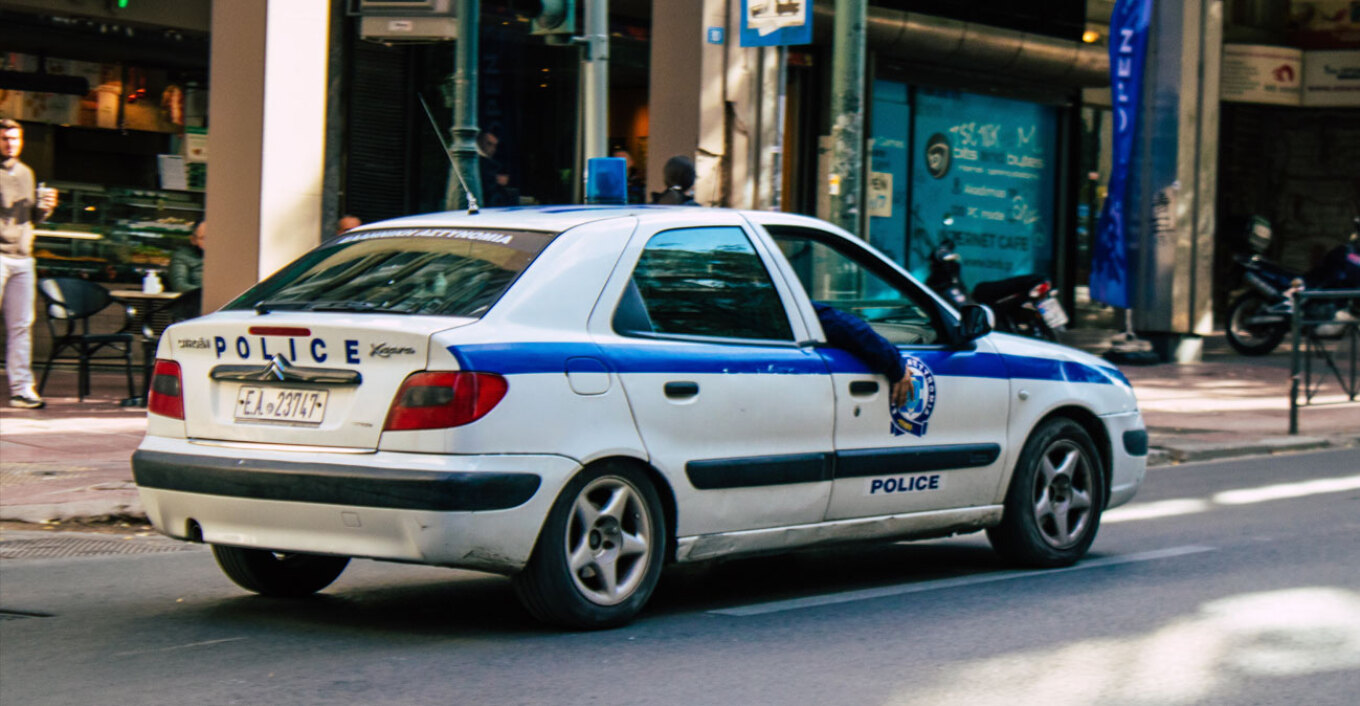 Φρίκη στην Ελλάδα: Βρέθηκαν δύο νεκρές γυναίκες σε διαμέρισμα - Η πόρτα είχε σφραγιστεί 