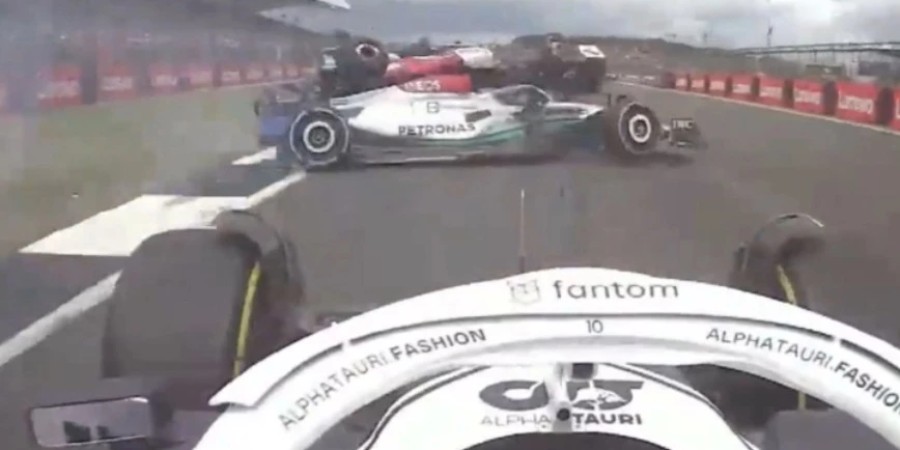 Τρόμος στη Formula 1: Γύρισε ανάποδα το μονοθέσιο του Ζου – Δείτε το βίντεο
