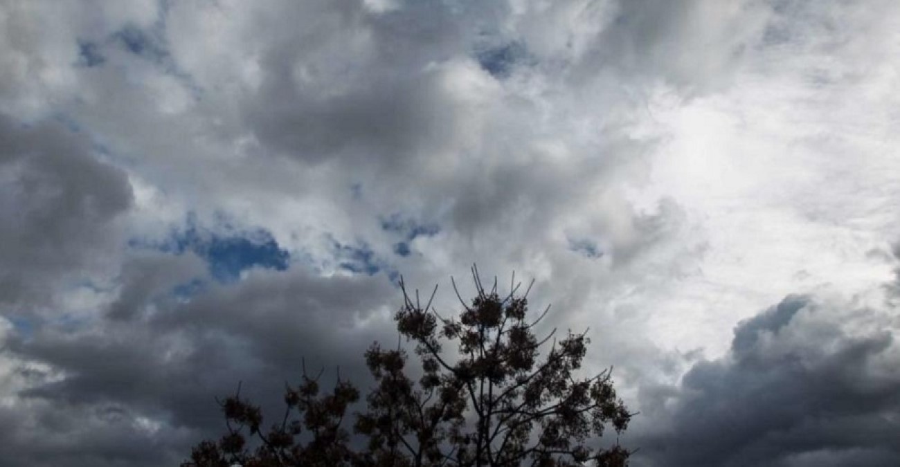 Σκόνη και συννεφιά στο καιρικό «μενού» την Μεγάλη Τρίτη - Αναλυτικά η πρόγνωση