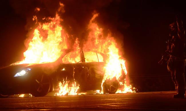 ΠΑΡΑΛΙΜΝΙ:  Φωτιά σε πολυτελές όχημα- Καταστράφηκε ολοσχερώς