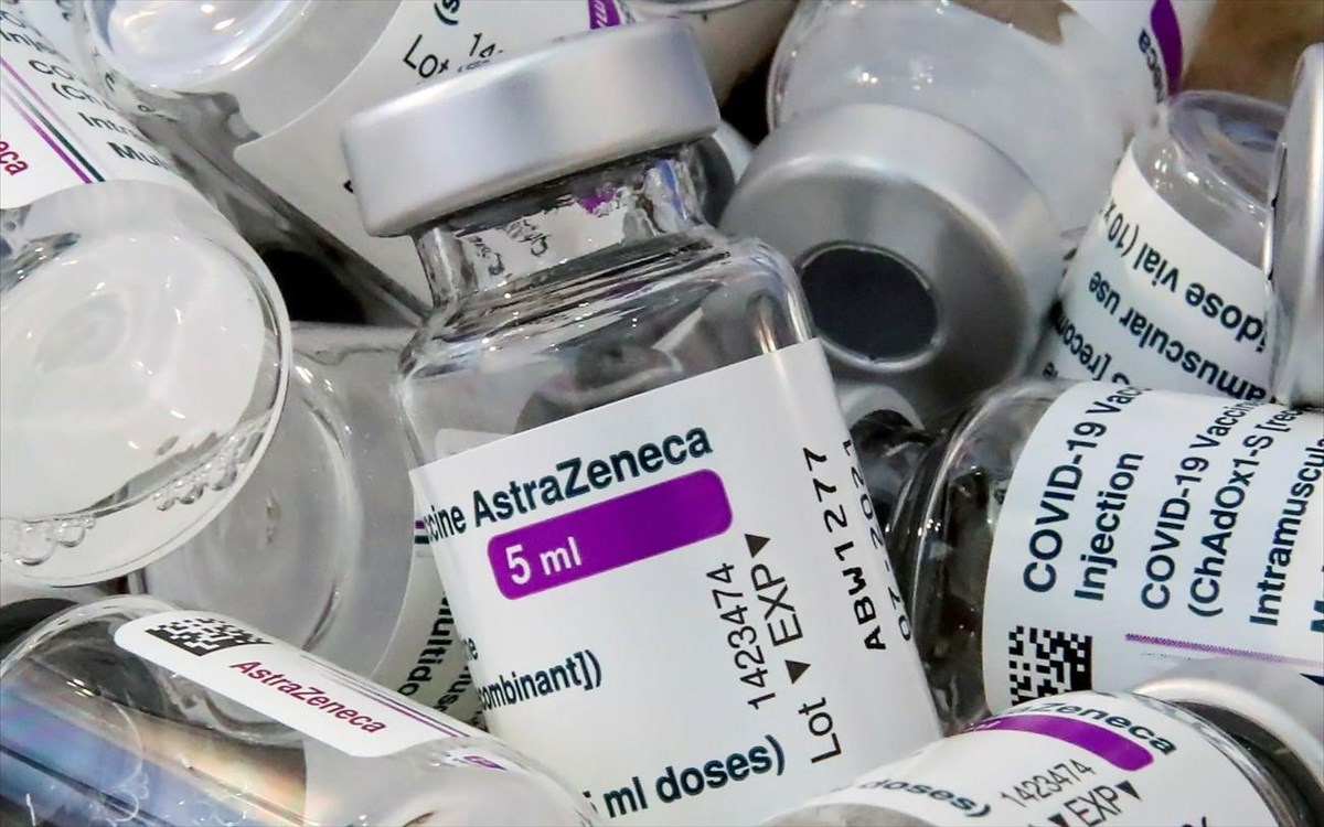 Βρετανία: Πιθανό stop στο εμβόλιο της AstraZeneca για τους κάτω των 30