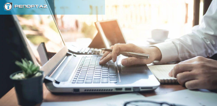 Εργασία… από τον καναπέ; 20 ημέρες από το σπίτι και ευέλικτο ωράριο - Όσα αλλάζουν για τους δημόσιους υπαλλήλους