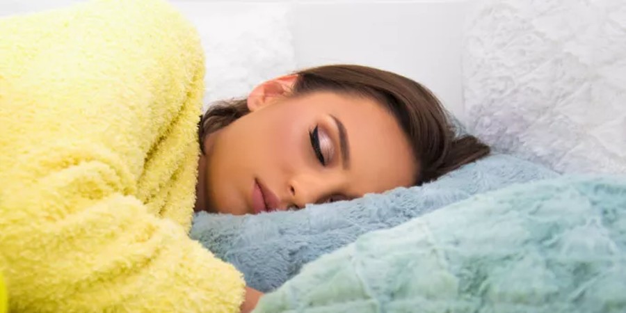 Έχεις δύσκολο ύπνο τους κρύους μήνες; Τι φταίει σύμφωνα με νέα έρευνα - Τι να κάνεις για να κοιμηθείς άνετα