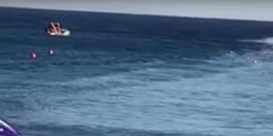 ΜΥΚΟΝΟΣ: Δεν έχουν τον Θεό τους – Το έκαναν μέρα-μεσημέρι στη θάλασσα – VIDEO