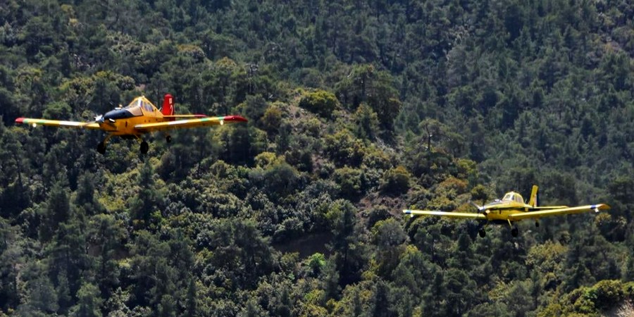 VIDEO: Πυρκαγιά εντός κατοικημένης περιοχής στη Λεμεσό - Μαύρος καπνός σκέπασε την περιοχή - Ενεργοποιούνται δύο αεροσκάφη 