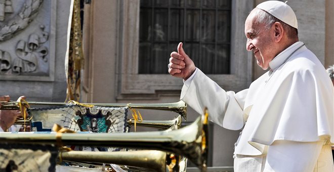 Παραινέσεις Πάπα προς κομμωτές: Μην κουτσομπολεύετε