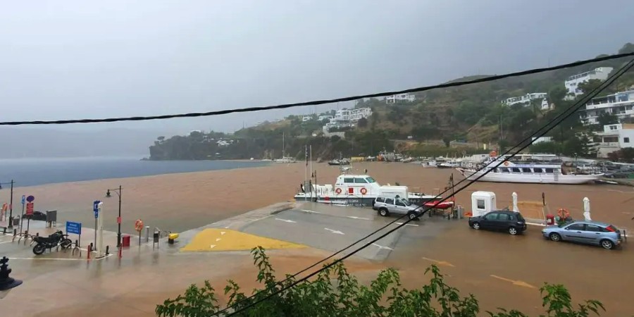 Μετράνε πληγές - Άφησε ζημιές και προβλήματα η κακοκαιρία στην Σκύρο - Δείτε βίντεο