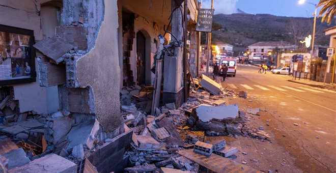 ΙΤΑΛΙΑ: Σε επιφυλακή οι αρχές μετά τον σεισμό 