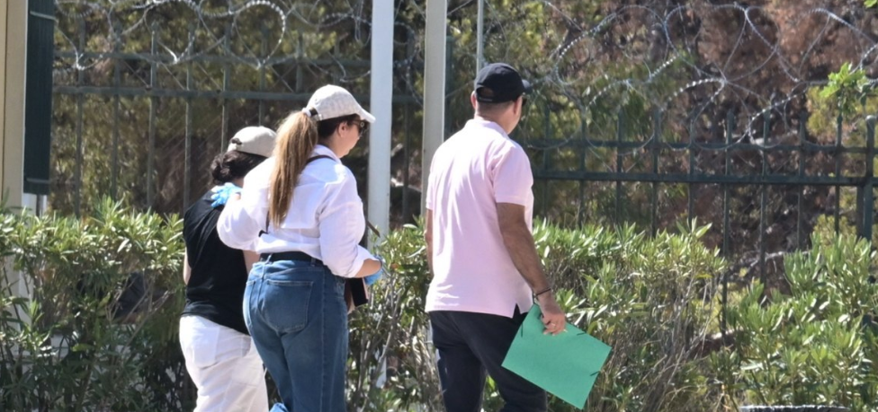 Παλαιό Φάληρο: Στον ανακριτή η μητέρα του νεκρού τρίχρονου κοριτσιού - Στο μικροσκόπιο το κινητό της