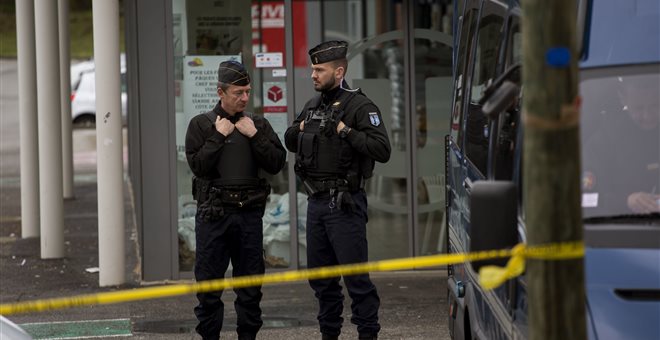 Το ISIS ανέλαβε την ευθύνη της επίθεσης με μαχαίρι στο Παρίσι