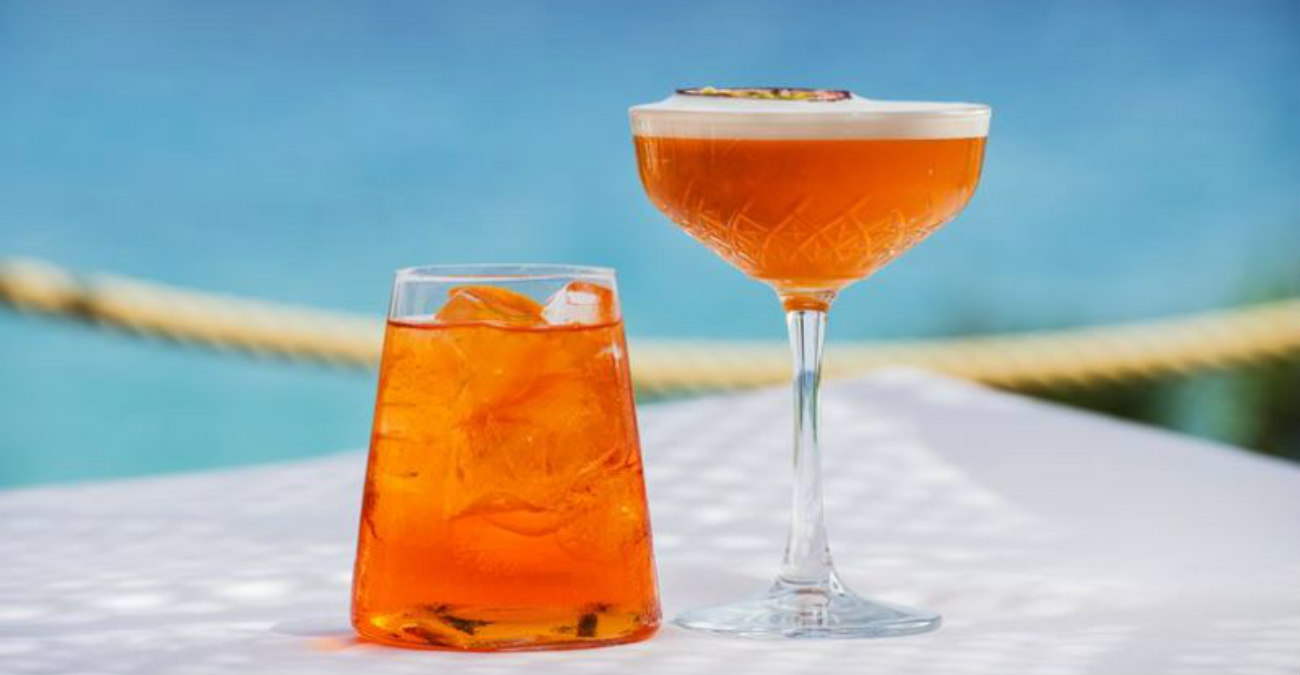 Μια επίσκεψη θα σε πείσει: Αυτό το beach bar στον Πρωταρά είναι ο απόλυτος προορισμός – Καφέ, φαγητό και κοκτέιλς…όλα στα πόδια σου