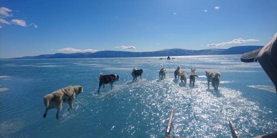 ΠΑΓΚΟΣΜΙΑ ΑΝΗΣΥΧΙΑ: Ο καύσωνας κατευθύνεται προς Γροιλανδία -Φόβοι για λιώσιμο πάγων