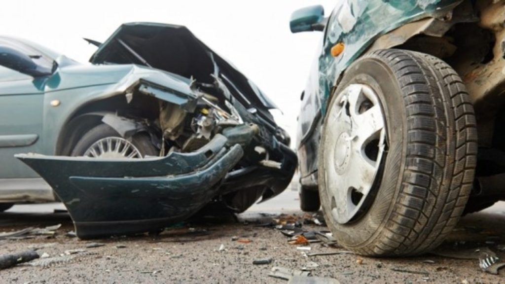 ΠΑΦΟΣ: Αυτοκίνητο συγκρούστηκε με λεωφορείο- Φέρεται να ήταν μεθυσμένη η 39χρονη οδηγός