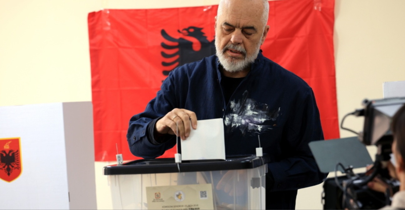 Αλβανία: Ο Ράμα «διορίζει» ρομπότ με τεχνητή νοημοσύνη σε θέση υπουργού για τον έλεγχο των δημοσίων συμβάσεων