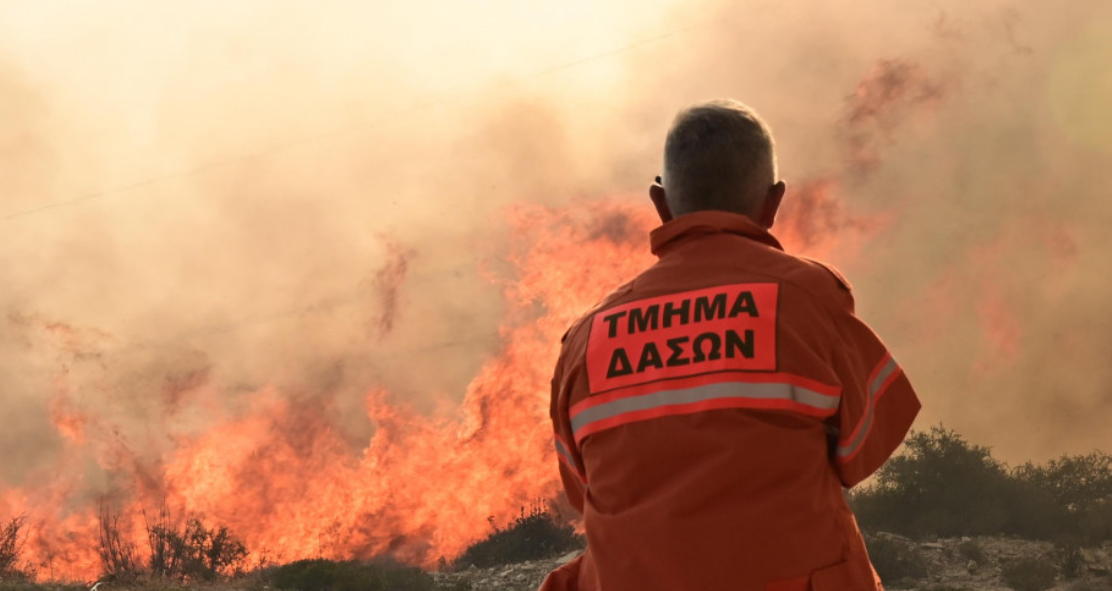 VIDEO - Πύρινη κόλαση: Νέο ανεξέλεγκτο μέτωπο φωτιάς σε αυτή την περιοχή - Πιθανή εκκένωση δυο κοινοτήτων